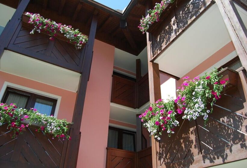 فندق Quadrifoglio