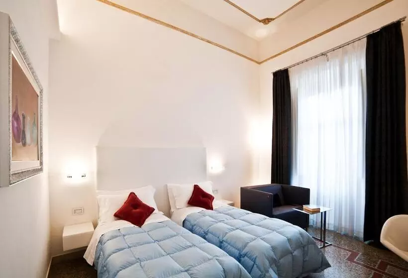 Hotel Town House Cavour