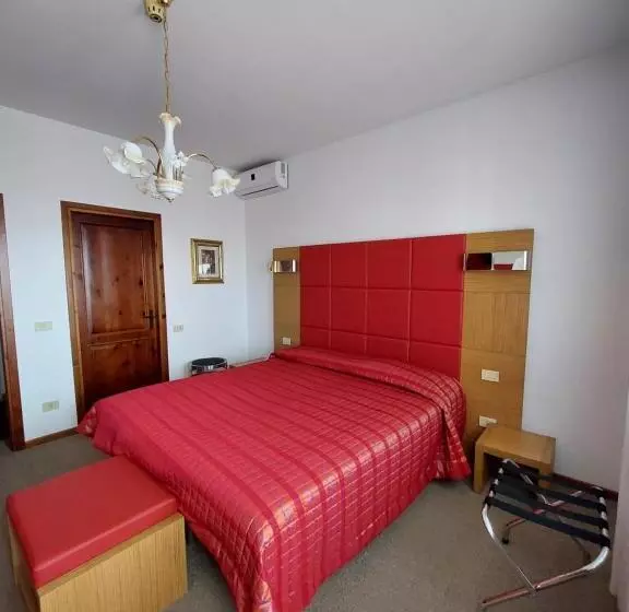 ホテル Albergo Alla Pineta