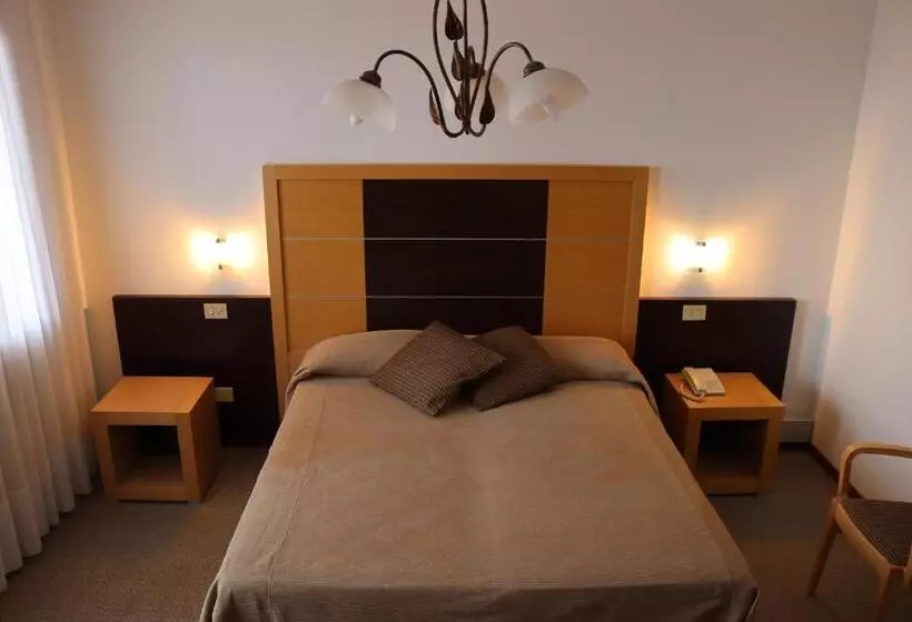 ホテル Albergo Alla Pineta