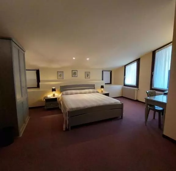 ホテル Albergo Alla Pineta