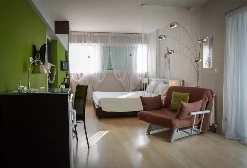 Hotelli Athens Habitat