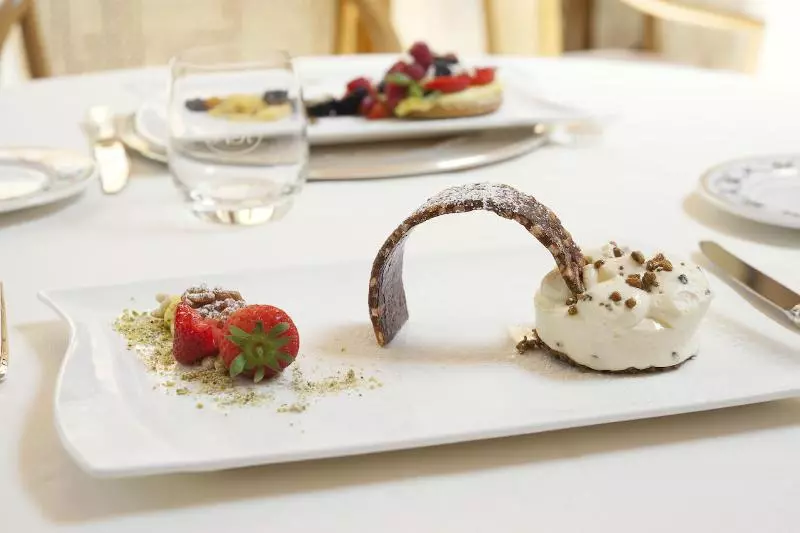 Augustus Hotel & Resort