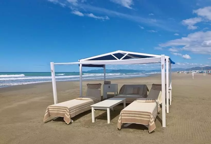 Augustus Hotel & Resort