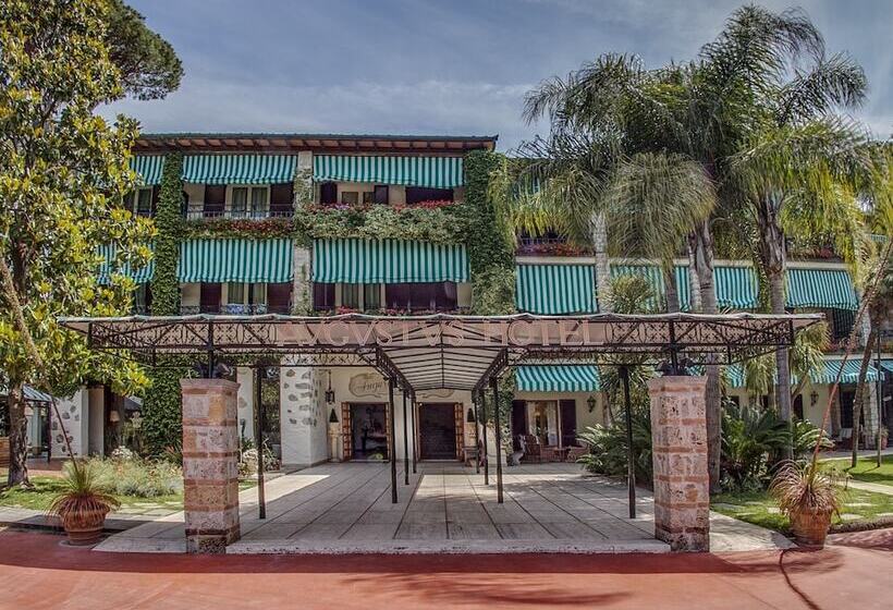 Augustus Hotel & Resort