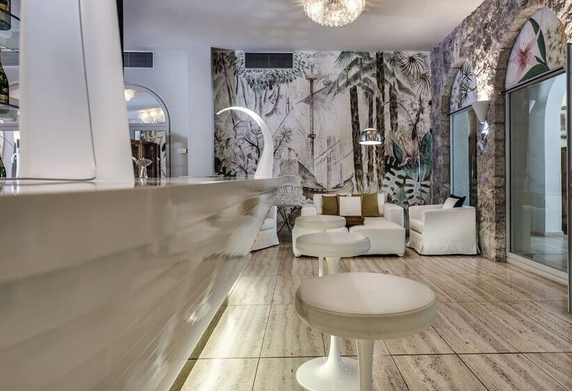 Augustus Hotel & Resort