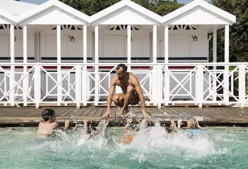 Augustus Hotel & Resort