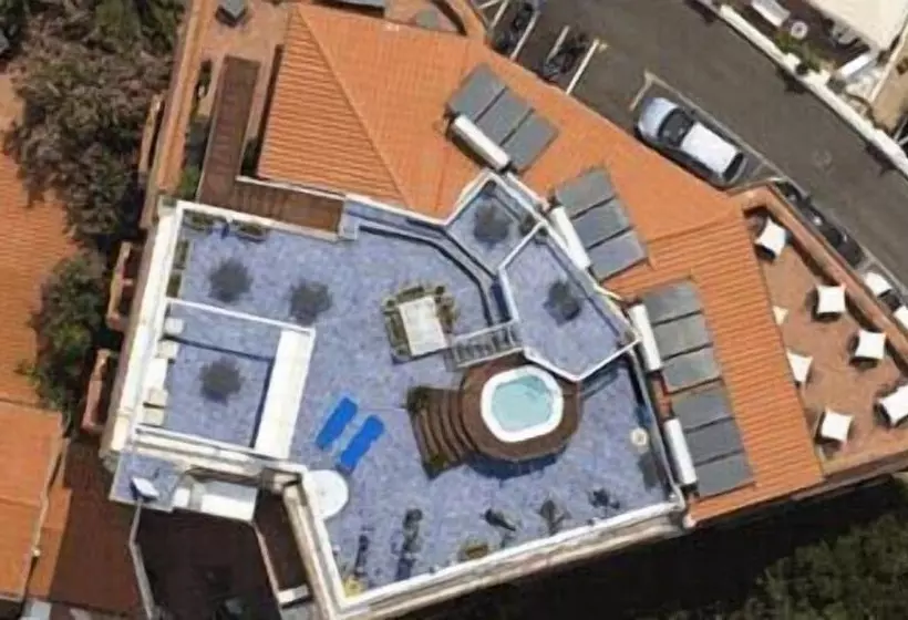 Bue Marino Hotel & Cocktail Bar