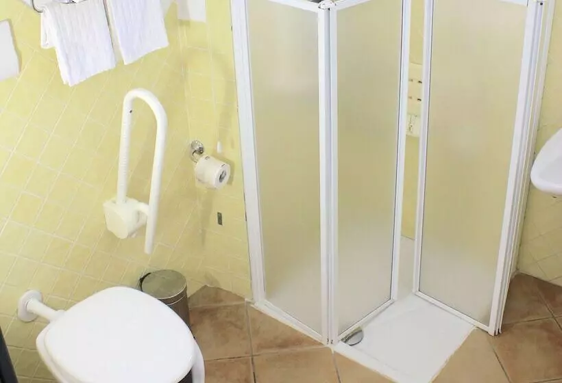 Bue Marino Hotel & Cocktail Bar