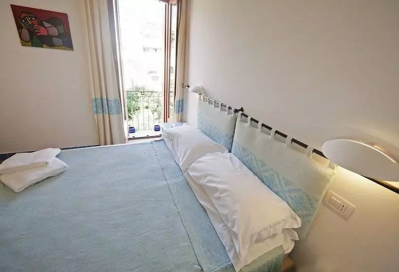 Bue Marino Hotel & Cocktail Bar