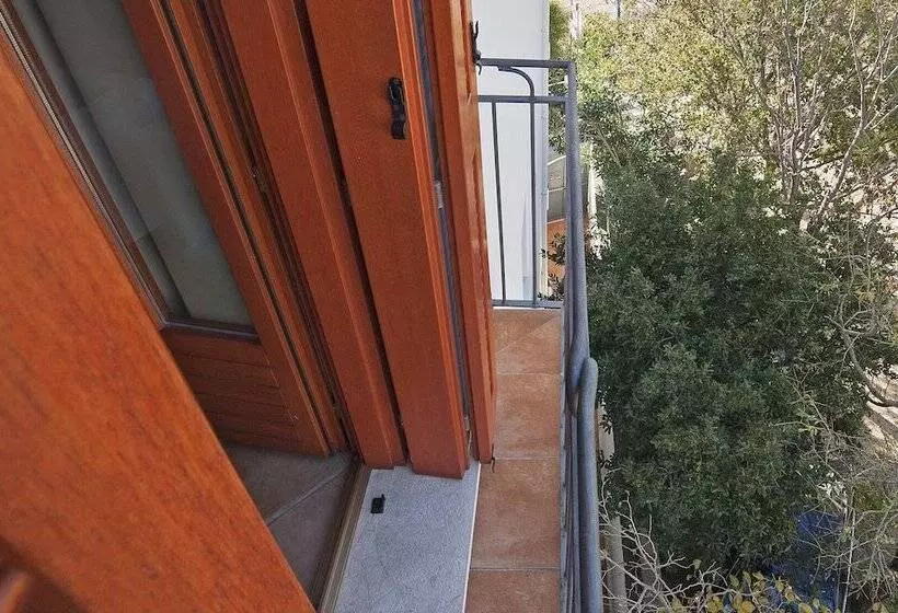 Bue Marino Hotel & Cocktail Bar