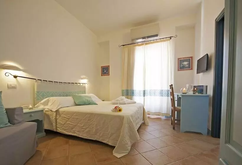 Bue Marino Hotel & Cocktail Bar