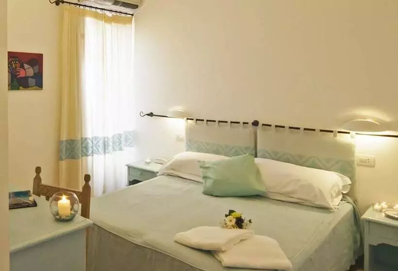 Bue Marino Hotel & Cocktail Bar