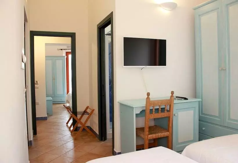 Bue Marino Hotel & Cocktail Bar