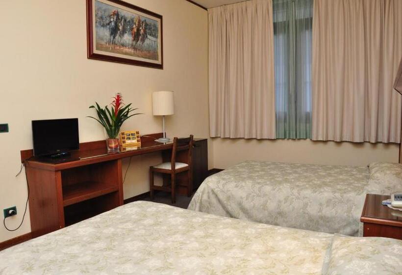 فندق Country Club