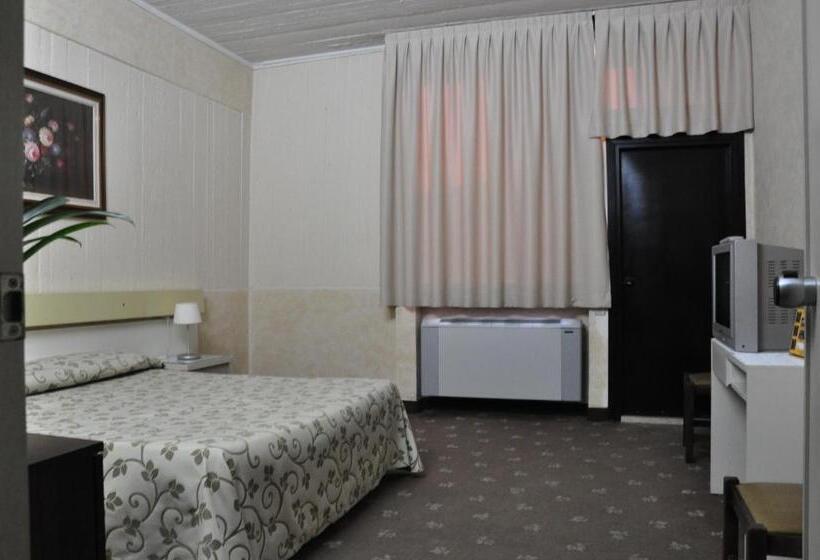 فندق Country Club