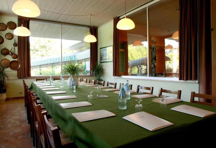 فندق Country Club