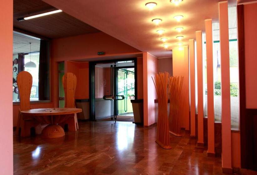 فندق Country Club