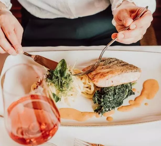 Отель Der Eisvogel Wellness & Genuss