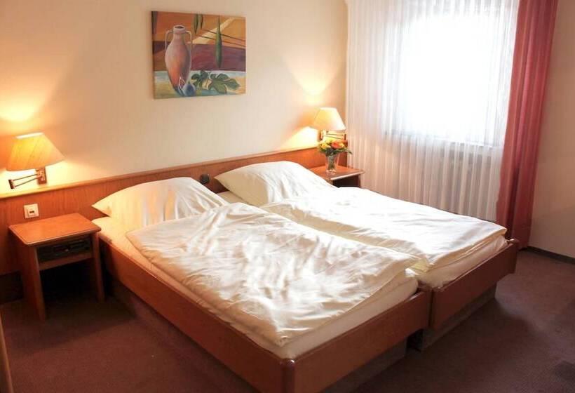 Отель Niederée