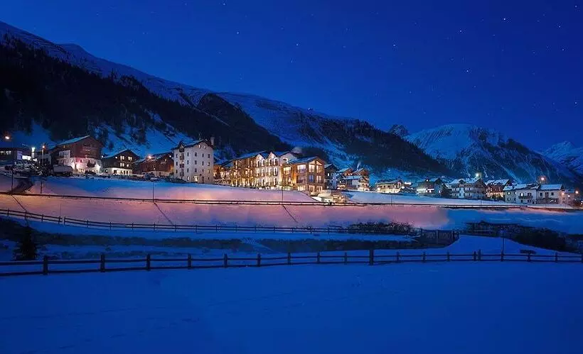 Отель Sporting Family Hospitality