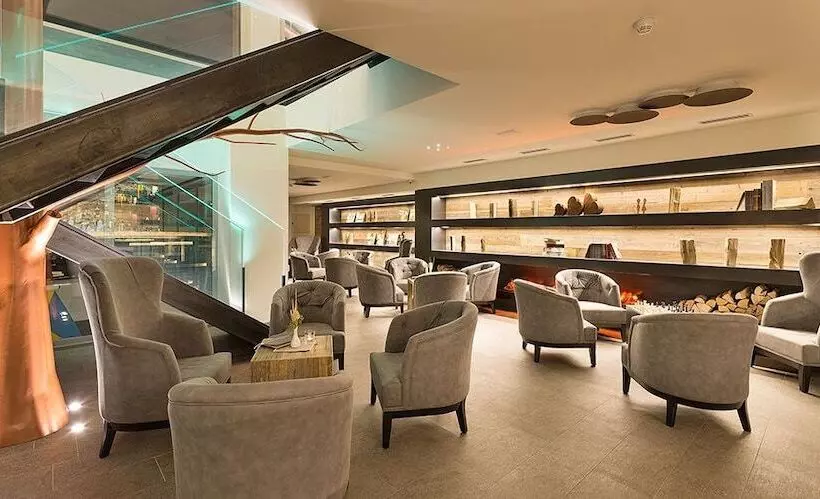 Отель Sporting Family Hospitality