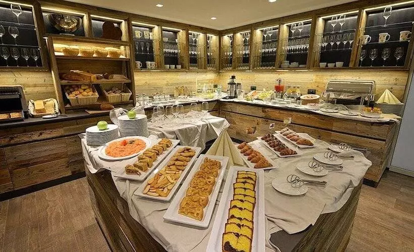 Отель Sporting Family Hospitality