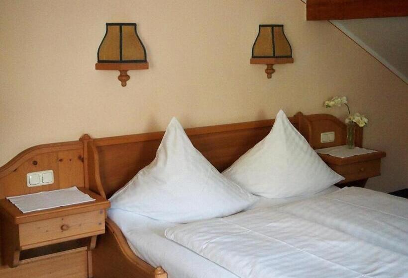 Pensão Land Wirtschaft Höß