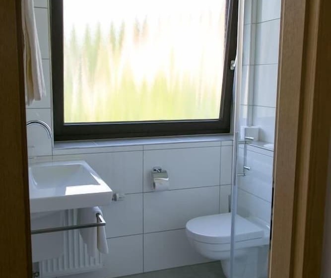 住宿加早餐  Haus Am Wasserfall