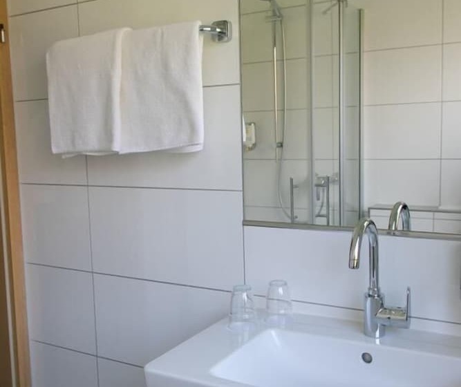 住宿加早餐  Haus Am Wasserfall