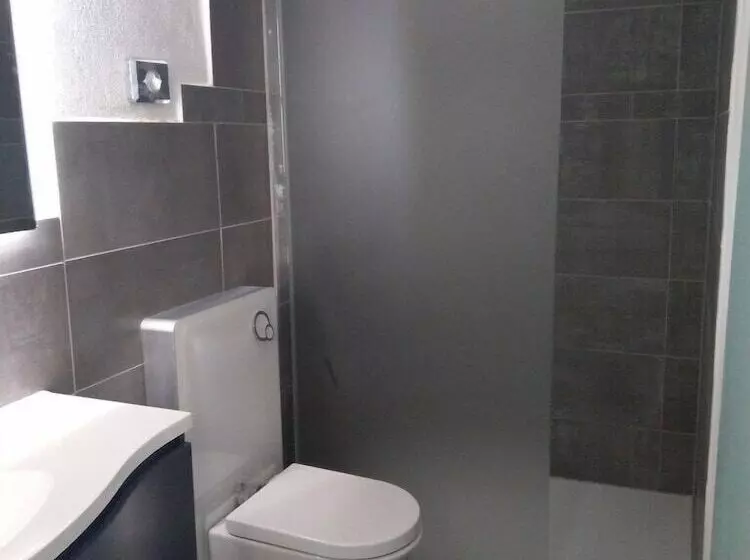 민박 Pension Am Waldrand