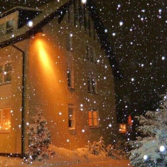 هتل 4 Sterne Apartmenthaus Glück Auf