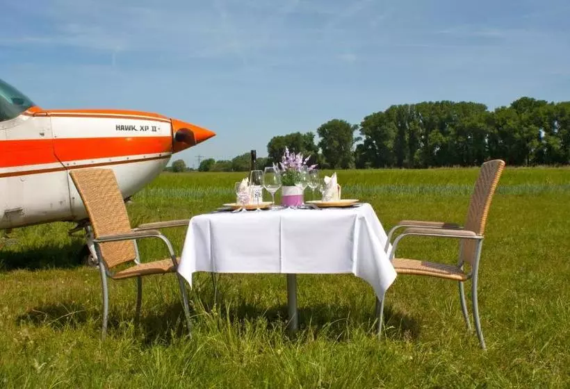 Hotelli Am Flugplatz