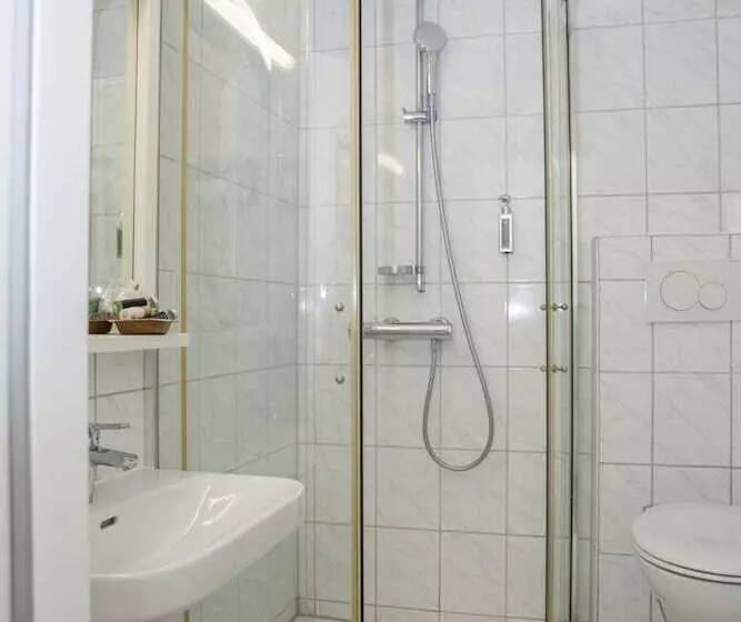 Hotel & Gastehaus Seehof