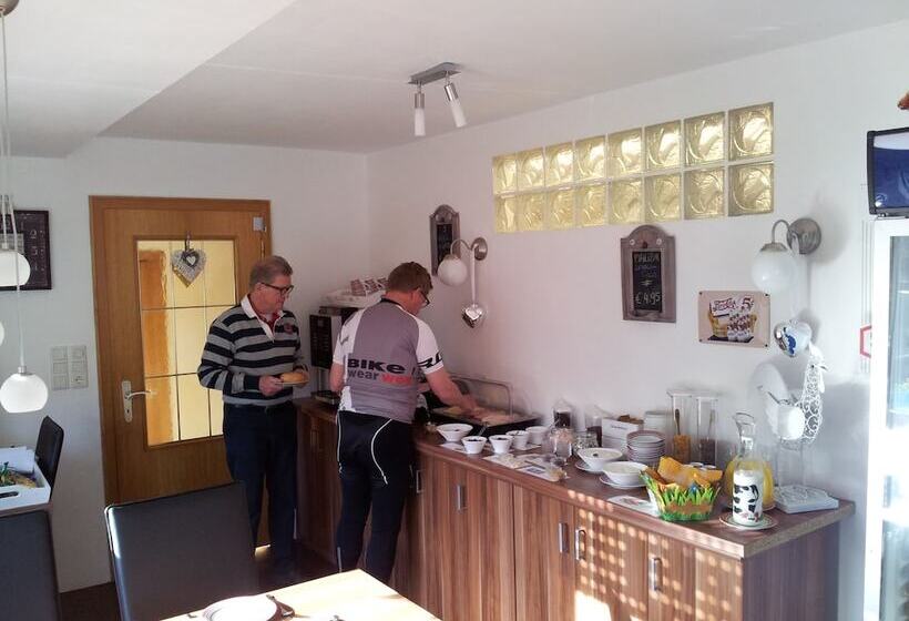 בית מלון כפרי Landgasthof Nesselbach