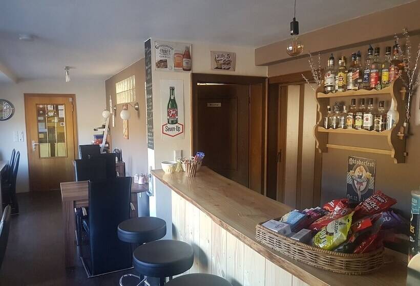 בית מלון כפרי Landgasthof Nesselbach