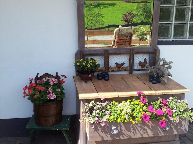 בית מלון כפרי Landgasthof Nesselbach