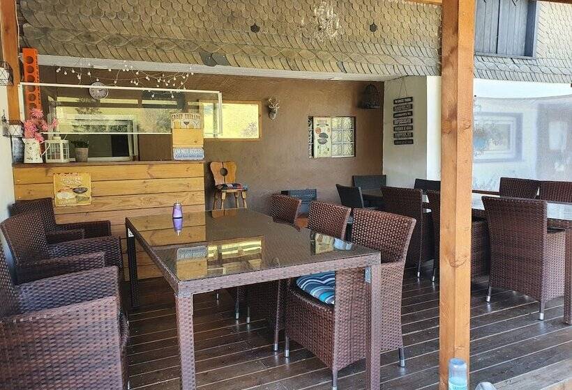 בית מלון כפרי Landgasthof Nesselbach