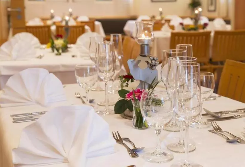 Отель Pilgerhof Und Rebmannshof