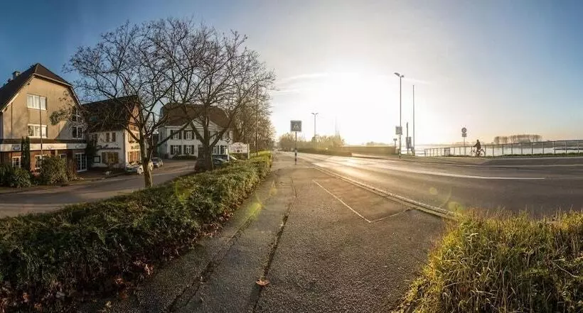 Отель & Restaurant Zum Vater Rhein