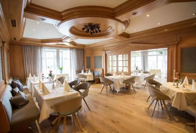 ホテル Sauerländer Hof