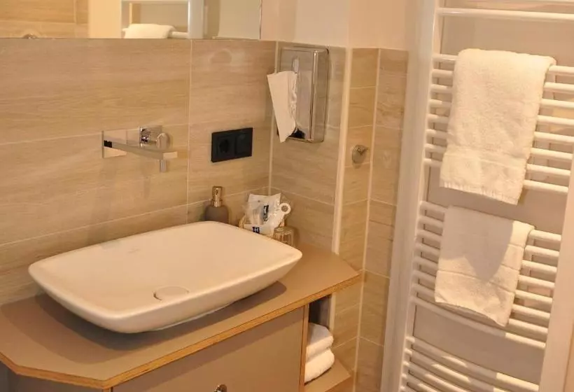 ホテル Sauerländer Hof