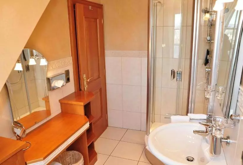 ホテル Sauerländer Hof