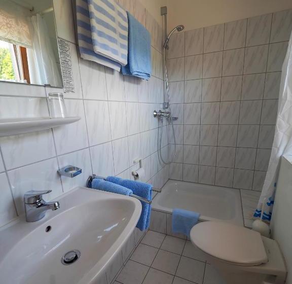 بنسيون Landgasthof Zum Schwarzen Grat