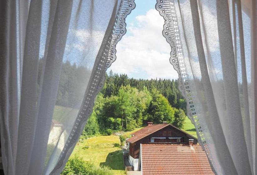 بنسيون Landgasthof Zum Schwarzen Grat