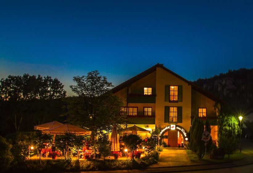 פנסיון Landhotel Zum Raben