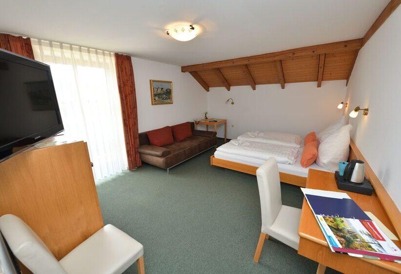 פנסיון Landhotel Zum Raben