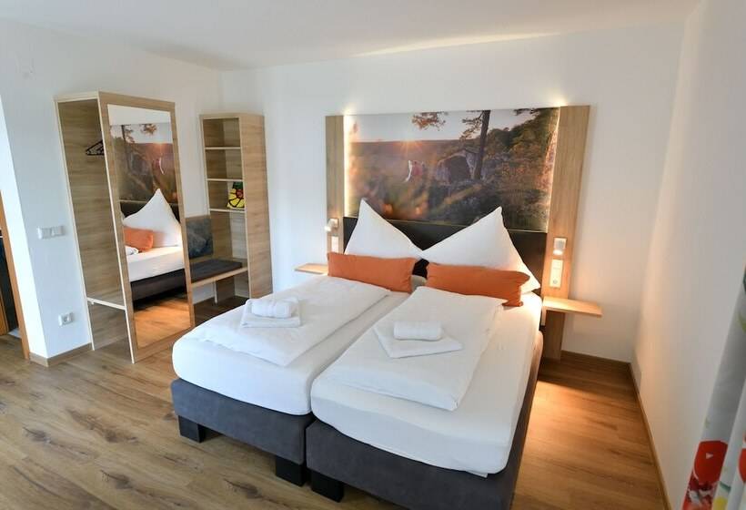 פנסיון Landhotel Zum Raben