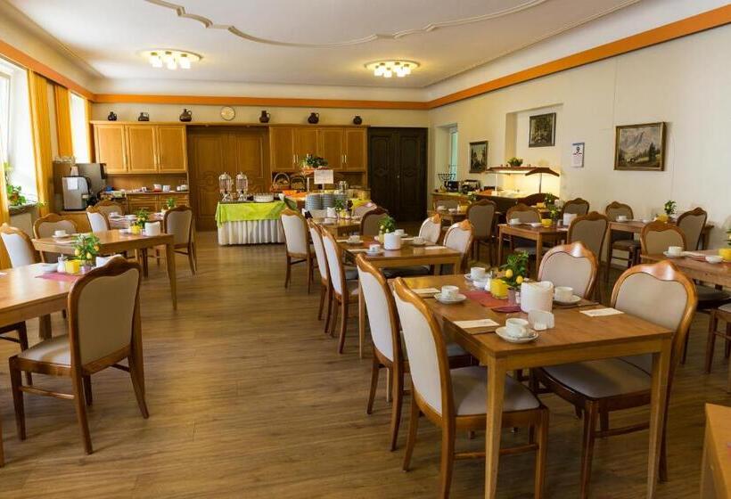 住所  Kloster Maria Hilf