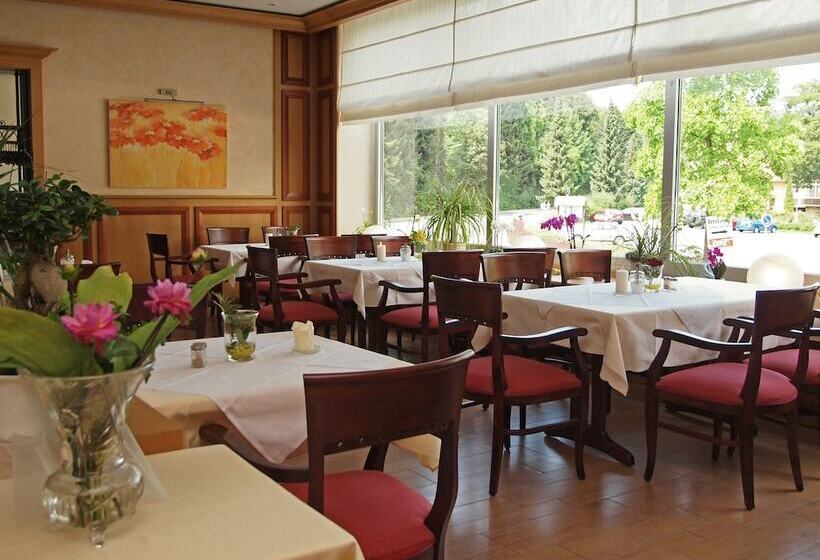 Waldhotel Felsenkeller